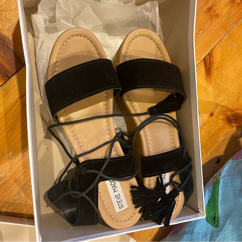 Steve Madden women’s size 10 lace up wedges